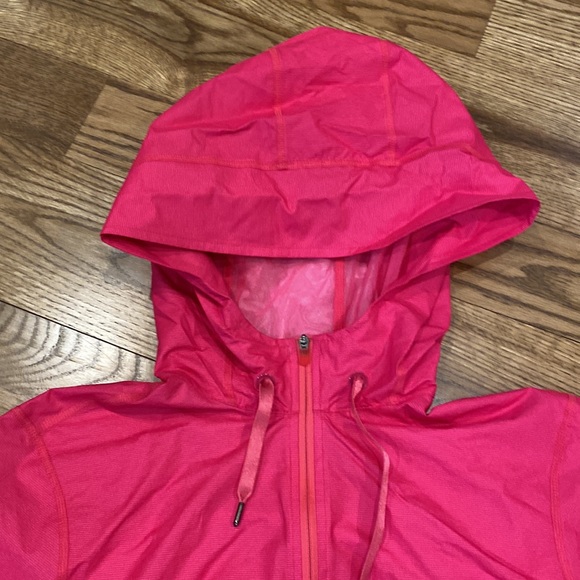 Lululemon hot pink long sleeve hooded cropped zip front  Barbiecore workout - Picture 10 of 14